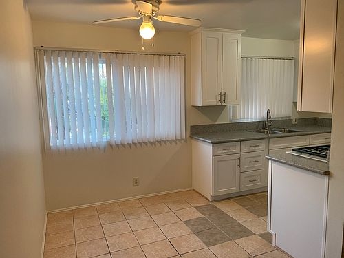 3rd image of 1115 Highland Oaks Dr APT 10