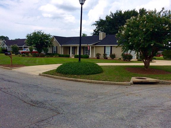 2nd image of 3825 Robin Ln