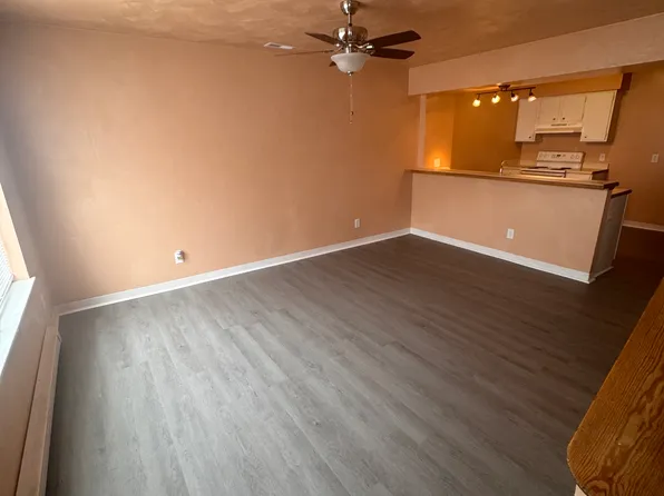 406 Central Ave #B, Suffolk, VA 23434