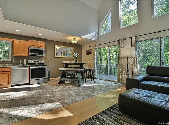 4th image of 17 Owlwood Dr