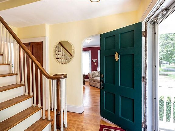 2nd image of 500 Roycroft Blvd