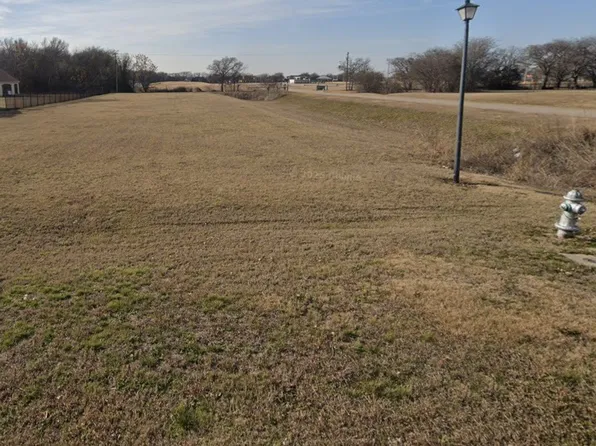 1705 High Valley Ln, Cedar Hill, TX 75104