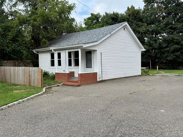 455 Moriches Rd, Saint James, NY 11780