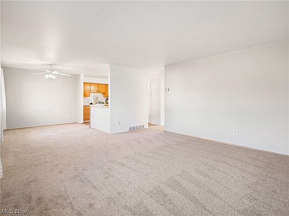 4th image of 13915 Zaremba Dr