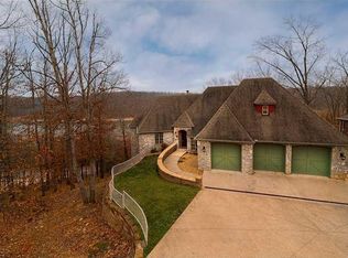 9986 Admiral Dr, Rogers, AR 72756