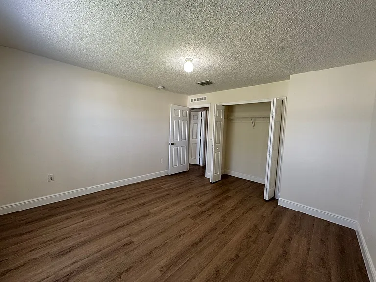 11718 Pethrick Dr — Photo 29