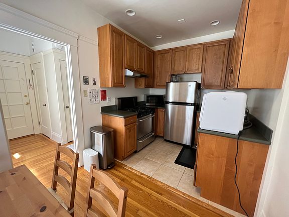 5th image of 2301 Bay St APT 201
