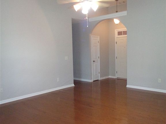 3rd image of 117 Finegand Pl