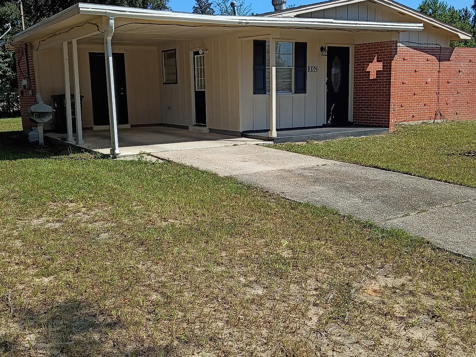 3 bed, 1.5 bath, 1050 sqft, $1,650 — Photo 2