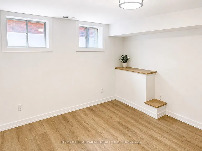 71 Organ Cres #LOWER LEVEL — Photo 10