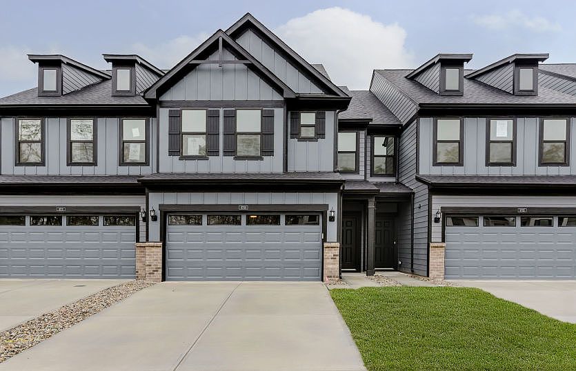 Towns at River Place