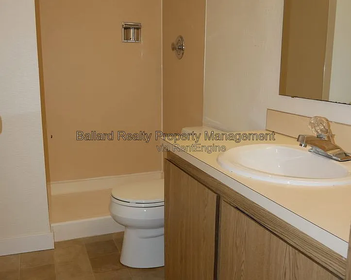 3232 21st Ave W #1 — Photo 12