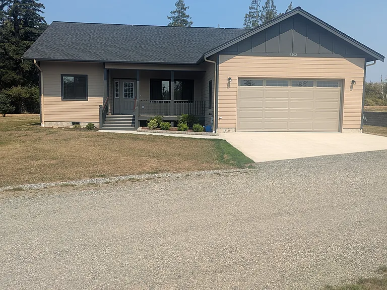 4202 Hoff Rd — Photo 1