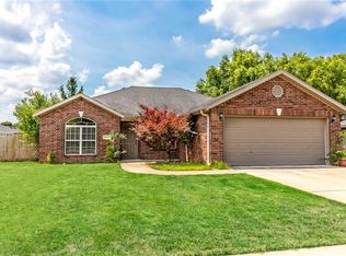 3899 Tanyard Dr, Fayetteville, AR 72704