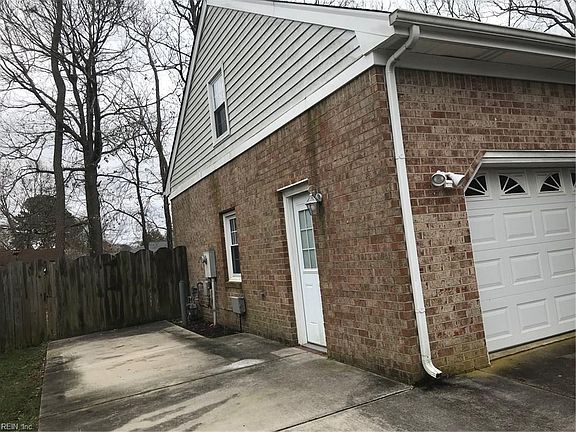 2nd image of 921 Cranston Dr