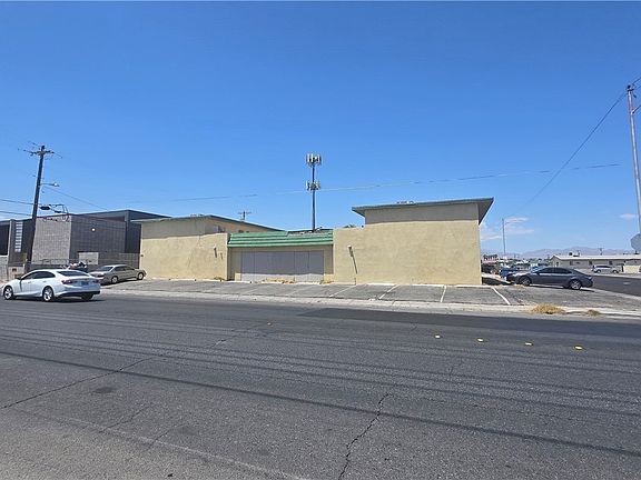 2nd image of 2405 McCarran St