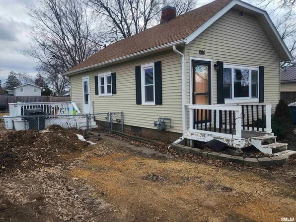 1014 6th Ave, Camanche, IA 52730
