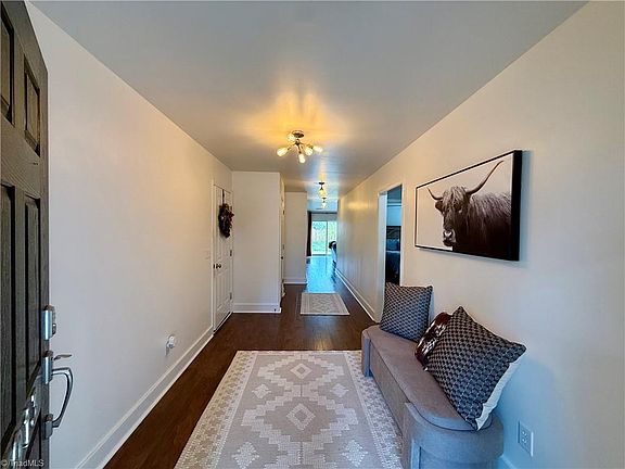 3rd image of 5013 Long Branch Dr