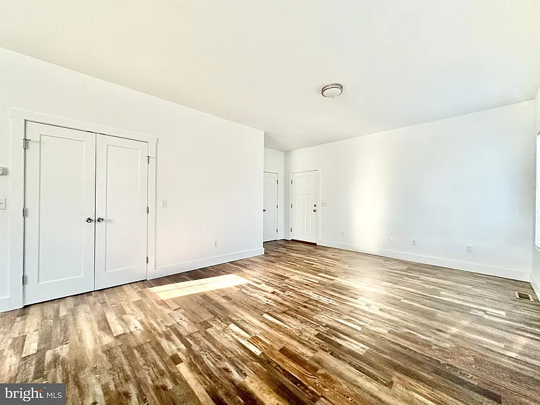 350 N Main St — Photo 4