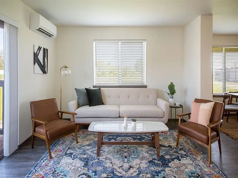 Sawyer Trail Apartments & Townhomes — Photo 14