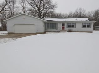 4247 Indian Boundary Rd, Center Point, IA 52213