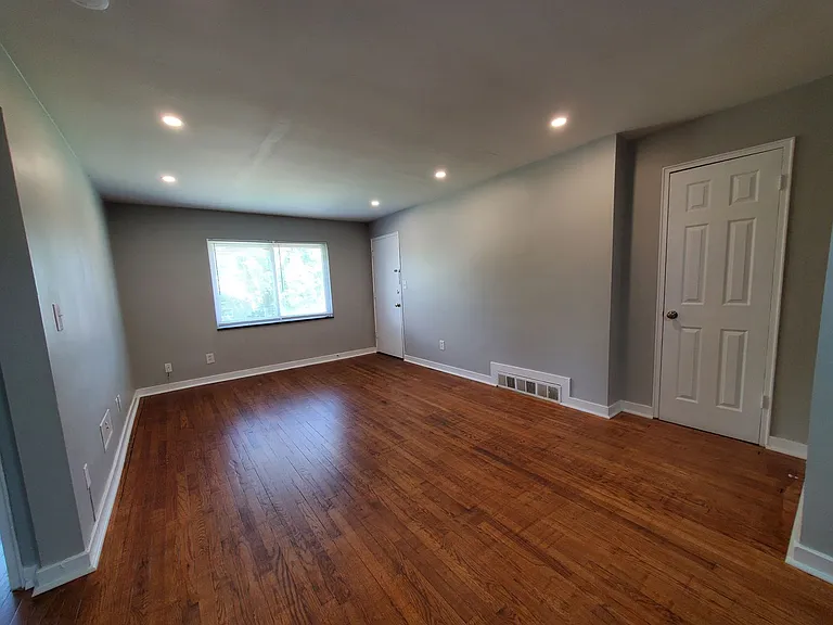 562 East Dr — Photo 17