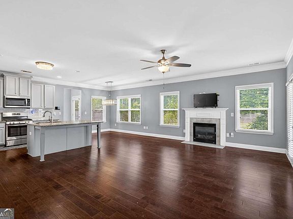 5th image of 5390 Hennessy Cir