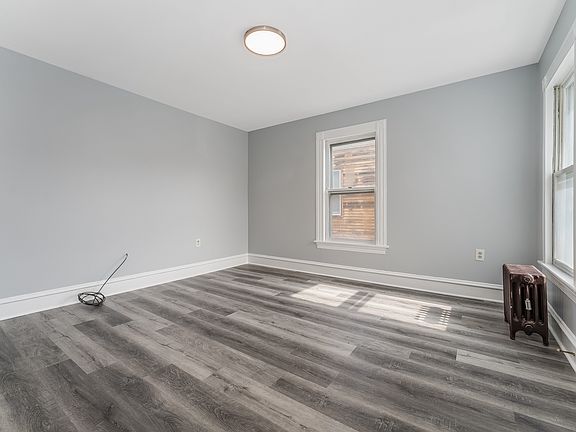 5th image of 258 E Washington Ave #A