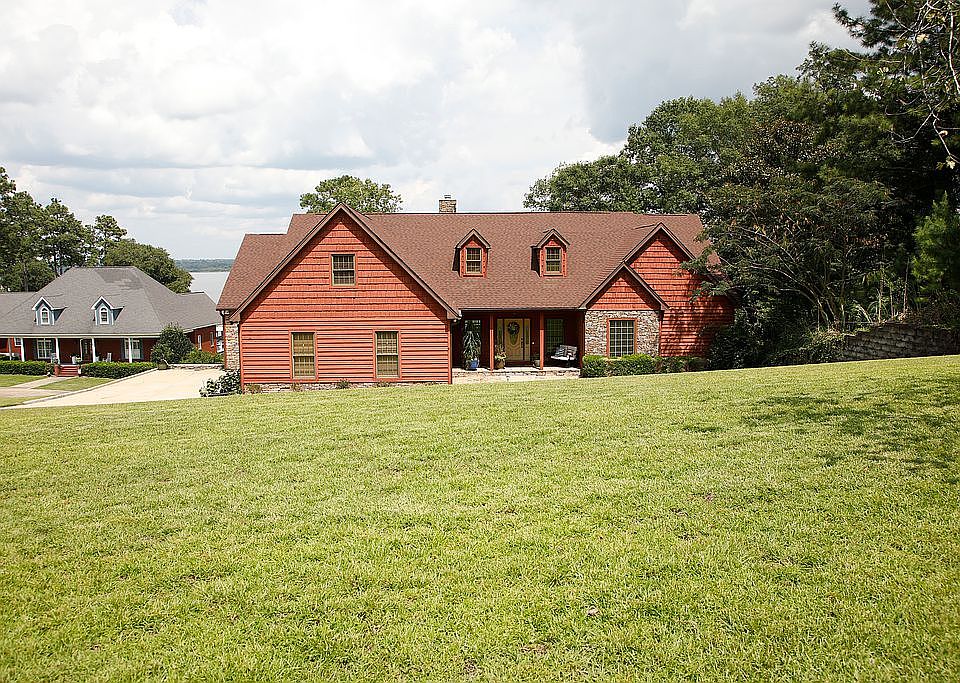 1st image of 217 Cypress Cove Dr