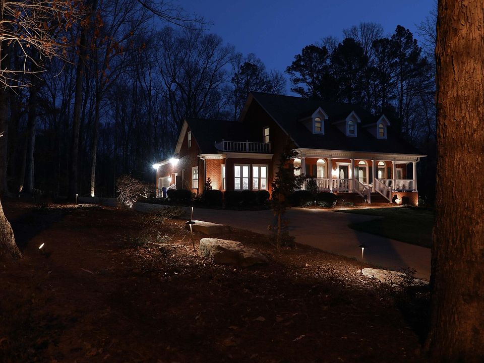2nd image of 1851 Partridge Rd NW
