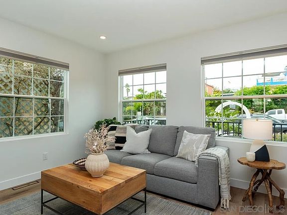 5th image of 4755 Del Mar Ave