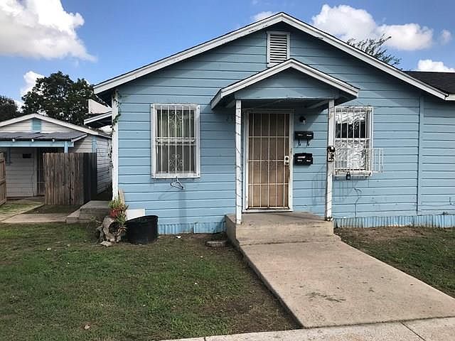 1st image of 2313 Fresno Ave