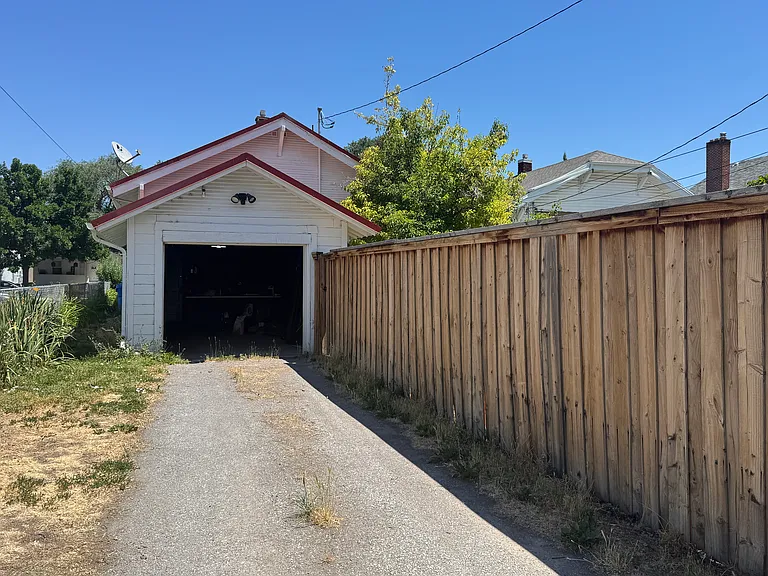 635 S 4th Ave — Photo 16