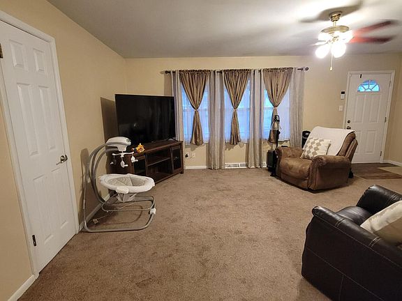 5th image of 758 W Vest St