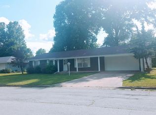 623 N Park Pl, Bolivar, MO 65613