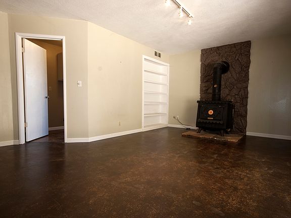 5th image of 5908 Twin Creeks Ct