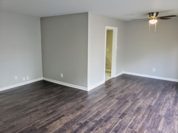 4th image of 3964 Beechwood Ln