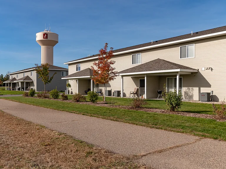 Pineview Townhomes — Photo 1