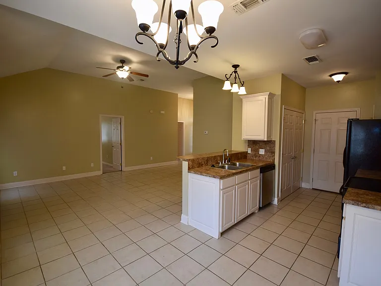 2306 Desiree St — Photo 5