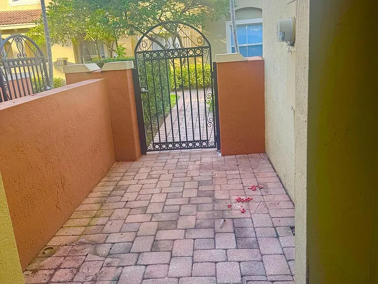 103 Monterey Bay Dr — Photo 45