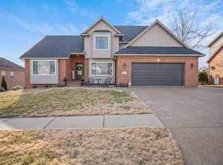 15 Quail Crossing Dr, Boonville, IN 47601