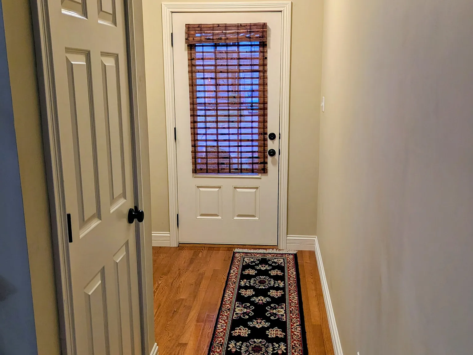 3 bed, 2.5 bath, 1828 sqft, $2,295 — Photo 3