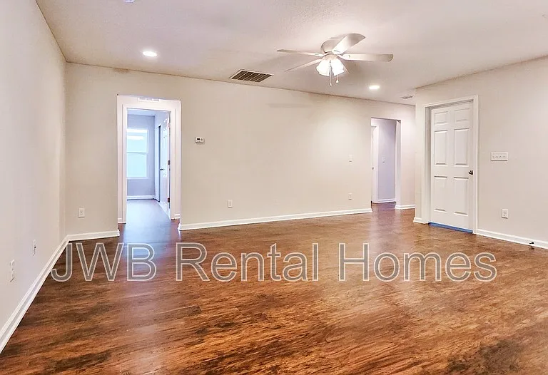 2048 Sheridan St — Photo 6