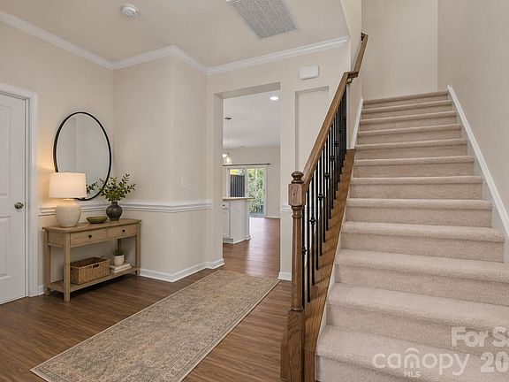 4th image of 620 Amber Meadows Way