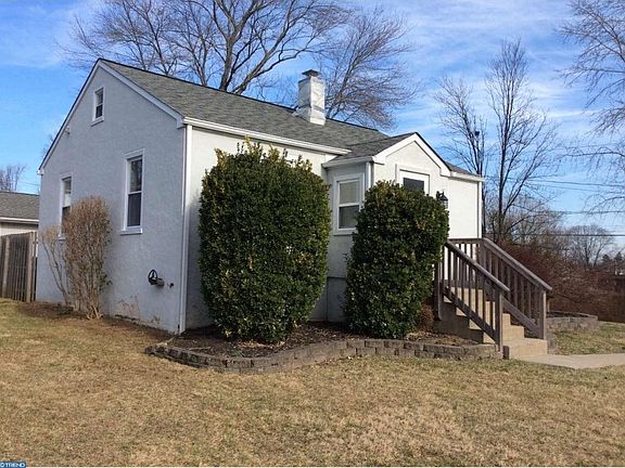 4th image of 204 Fair Oaks Ave