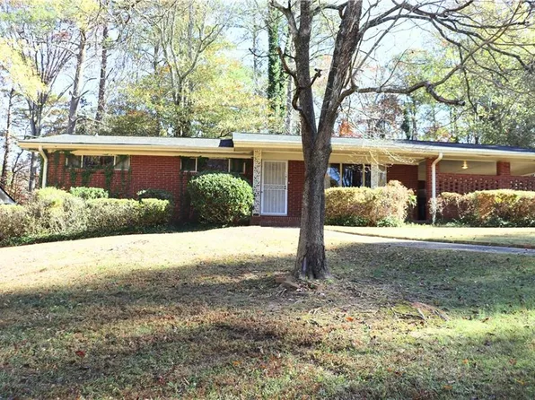 2682 Westchester Dr, East Pt, GA 30344