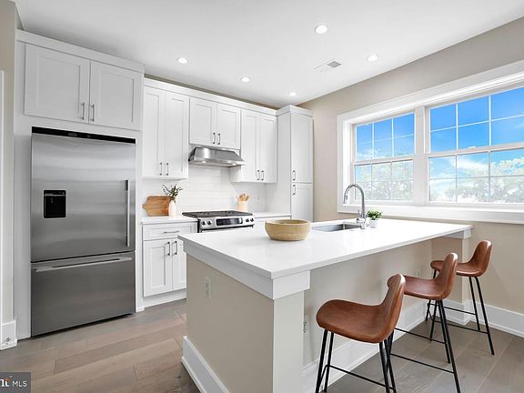 5th image of 16 17th St NE #312