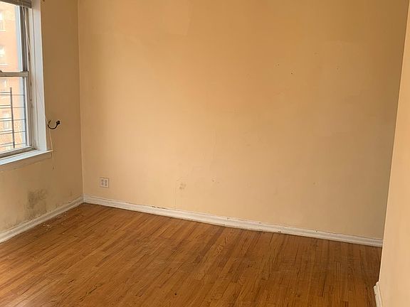 2nd image of 660 Thwaites Pl #512