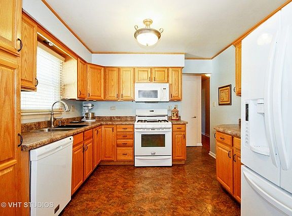 3rd image of 9154 S 88th Ct