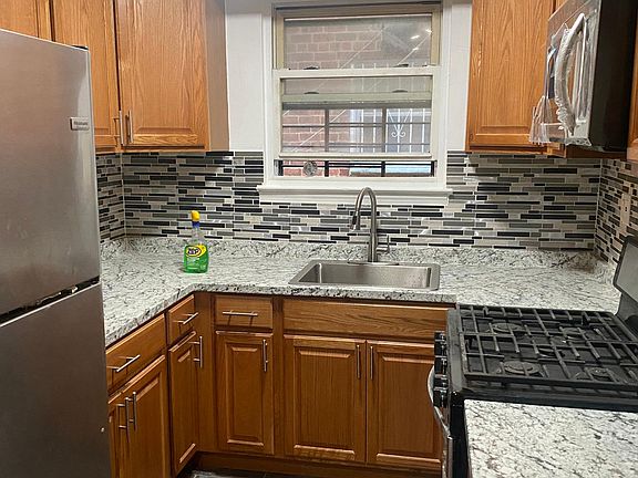 3rd image of 2936 Wilson Ave